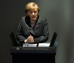 Меркель пригрозила России